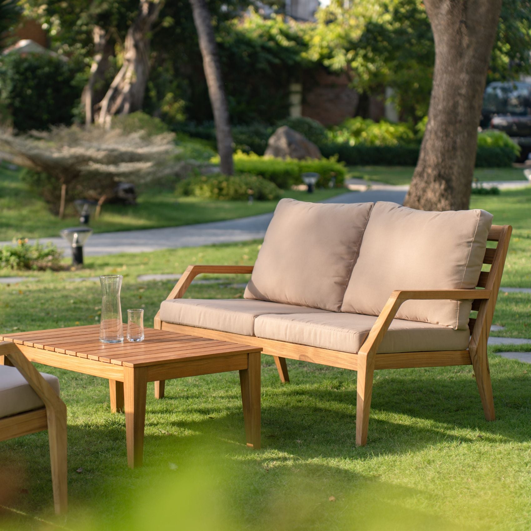 Gunnaröd – 2-osobowa sofa lounge z teaku z poduszkami
