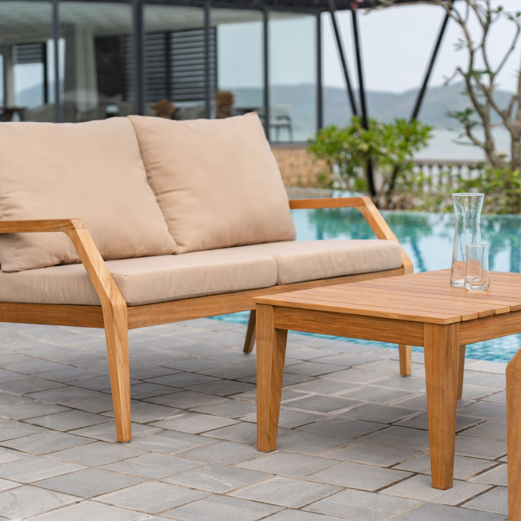 Gunnaröd – 2-osobowa sofa lounge z teaku z poduszkami