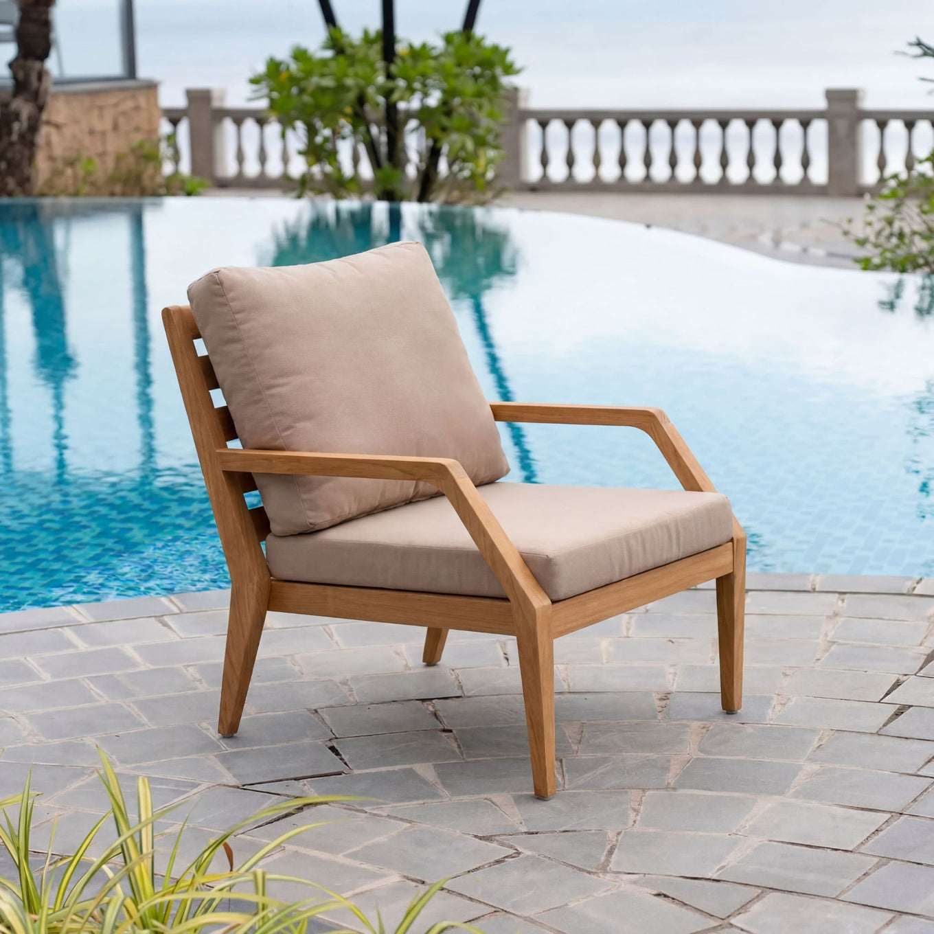 Gunnaröd – teak lounge chair with cushions