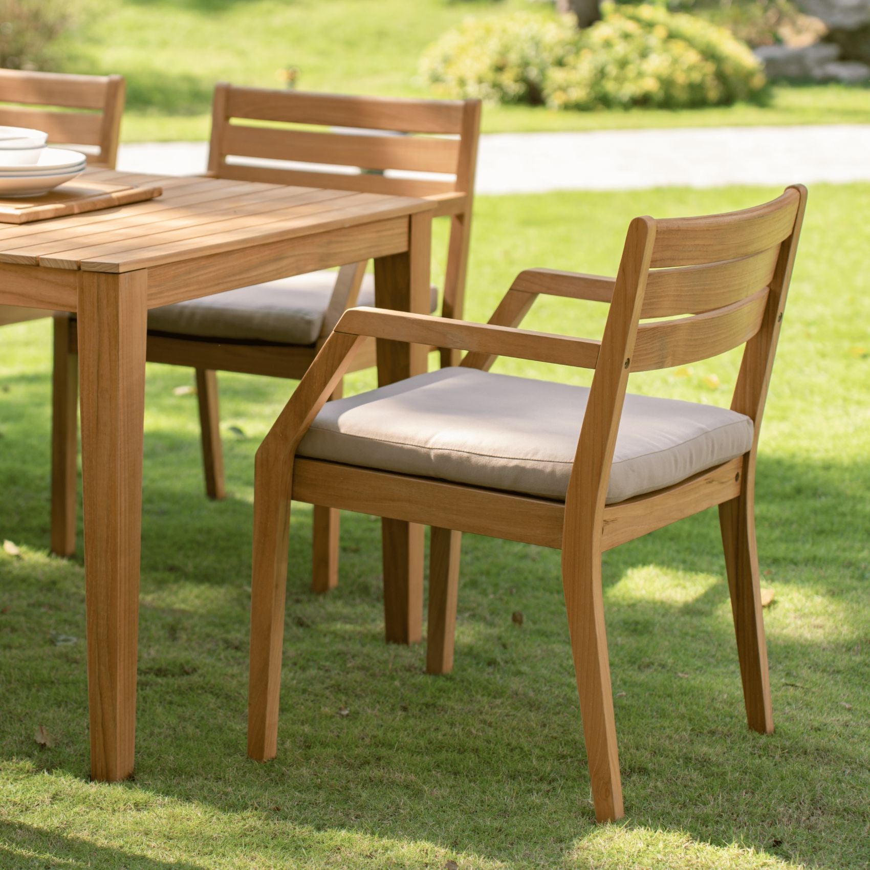 Gunnaröd – A/B grade teak dining chair with seat cushion