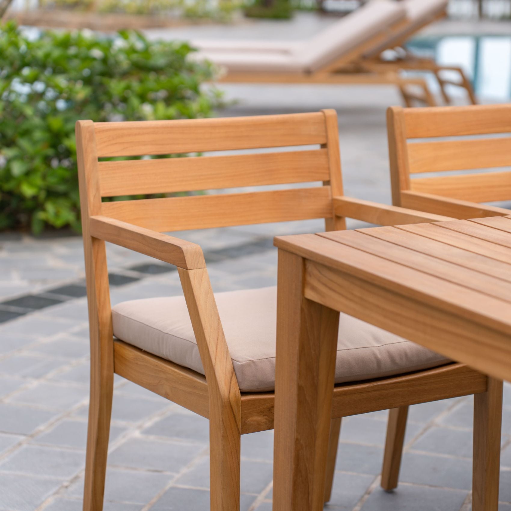 Gunnaröd – A/B grade teak dining chair with seat cushion